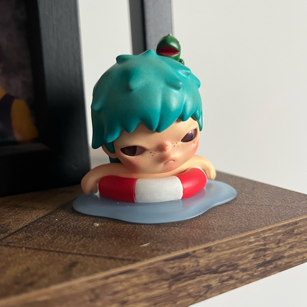 Hirono Little Mischief Series - Float